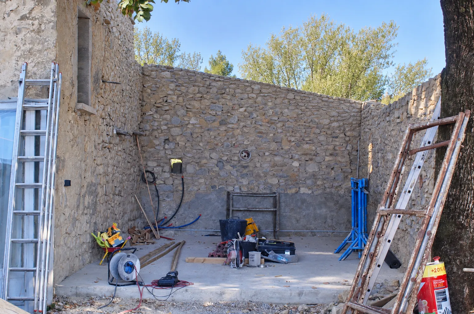 Cuisine d'été en pierre, avant travaux